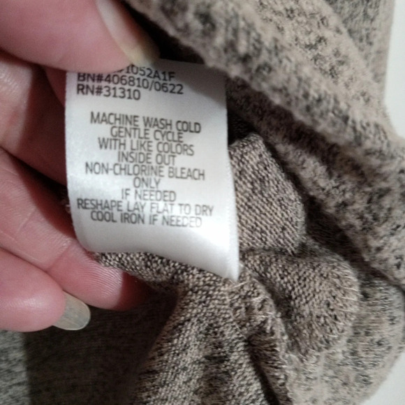 By&By long sleeve lightweight crew neck top with hem knot women's size medium - Picture 6 of 7